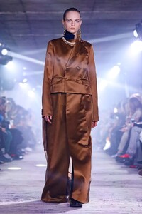 Sacai-RTW-FW20-Paris-2365-1583149484.thumb.jpg.33954a54f01f259be747179ee02a7d44.jpg