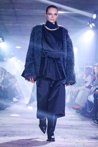Sacai-RTW-FW20-Paris-2600-1583149836.thumb.jpg.66d05571180d1d4d6f0517f8472fae09.jpg