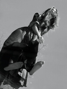 Sara-Grace-Wallerstedt-Sportmax-SS20-02.thumb.jpg.df9327ad185911ba6c5c059e4115d12b.jpg