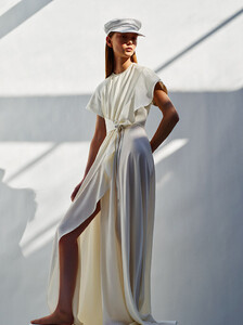 Sara-Grace-Wallerstedt-Sportmax-SS20-03.thumb.jpg.7ca22d23e97d6a999479309499e9f5b5.jpg