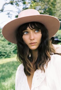 Sierra-Rose-2-lifestyle.jpg
