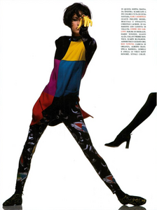 Sleeveless_Chin_Vogue_Italia_September_1991_05.thumb.png.0d6107c1210a9590322ee49ae047dbc9.png
