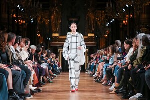 Stella-McCartney-RTW-FW20-Paris-0498-1583145136.thumb.jpg.c9d3ddf4e81ba4a19320e7968154fda8.jpg