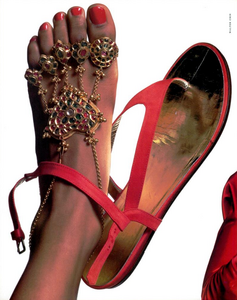 Stile_Flamboyant_Chin_Vogue_Italia_June_1992_07.thumb.png.ee7633e0a948db5941ee88e2037675ec.png