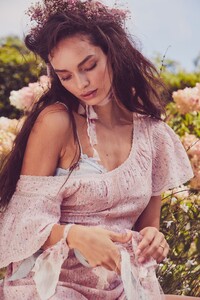 TESS-DRESS_ROSEMIST-1.thumb.jpg.756e4e6f2f6876ae3bd97fe86915a780.jpg