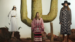 Valentino-Archive-01.thumb.jpg.761dcf75bd64142b333c6b362e234119.jpg