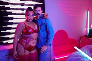 adam-selman-for-savage-x-fenty-spring-2020-ad-campaign-the-impression-010142ec9b78e7bcb5e13bc7f3d8a9e9892_thumb.jpg