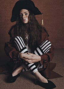 adrienne-jucc88liger-by-lachlan-bailey-for-vogue-australia-january-2016-10.thumb.jpg.920eb999b4cba38d27b7a2f3fb00ce95.jpg