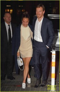 alicia-vikander-michael-fassbender-rare-appearance-in-dublin-03.thumb.jpg.34f328e4659c3009da58a3fcfe63ecf0.jpg