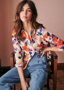 ann-shirt-multicolor_flower_print-2.thumb.jpg.640c9b4fd9f4a83ae80af7a6a97684c6.jpg