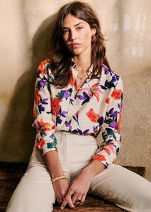 ann-shirt-multicolor_flower_print-3.thumb.jpg.2df18767d3c1e9e81bc8fadbb605e0eb.jpg