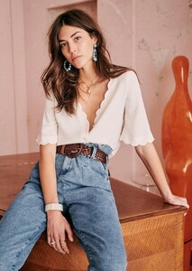 antika-blouse-off_white-3.thumb.jpg.e6aa2775c5a23fb4036cc0ab998b8463.jpg