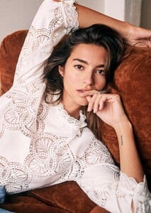 bacall-blouse-off_white-1.thumb.jpg.9ea9eafab93eee7cf0e7f7054b25d1e6.jpg