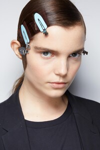 backstage-defile-akris-automne-hiver-2020-2021-paris-coulisses-39.thumb.jpg.7bba4b21dd763a16f1336232d866edf7.jpg