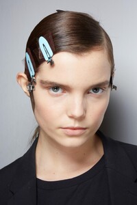 backstage-defile-akris-automne-hiver-2020-2021-paris-coulisses-43.thumb.jpg.c2e3bd01e8dd49ca90ea03caa64353df.jpg