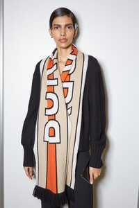 backstage-defile-akris-automne-hiver-2020-2021-paris-coulisses-45.thumb.jpg.9533f821c0cc92c58059f9f42232d0e3.jpg