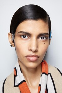 backstage-defile-akris-automne-hiver-2020-2021-paris-coulisses-46.thumb.jpg.00a17620adc43681bdd7f765aaef7dba.jpg