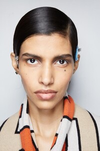 backstage-defile-akris-automne-hiver-2020-2021-paris-coulisses-48.thumb.jpg.53072123630ab32cccab52b7502fb1d9.jpg
