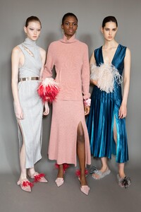 backstage-defile-altuzarra-automne-hiver-2020-2021-paris-coulisses-189.thumb.jpg.5f80a2634cf270583d31cab6fee4a98b.jpg