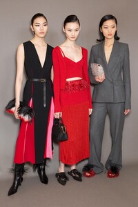 backstage-defile-altuzarra-automne-hiver-2020-2021-paris-coulisses-214.thumb.jpg.cf1ec08173dbf4615fc618fb06a35ca4.jpg