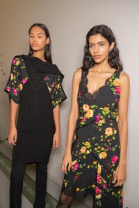 backstage-defile-atlein-automne-hiver-2020-2021-paris-coulisses-14.thumb.jpg.d100bb1ac83f342368466309f7ba8d41.jpg