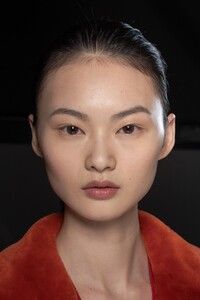 backstage-defile-boss-automne-hiver-2020-2021-milan-coulisses-18.thumb.jpg.59ab0506abaffa4fd255230dd3bb1497.jpg