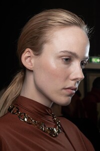 backstage-defile-boss-automne-hiver-2020-2021-milan-coulisses-65.thumb.jpg.0cb74bbc49fcc3c250dd05f5ec11bfc8.jpg