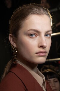 backstage-defile-boss-automne-hiver-2020-2021-milan-coulisses-91.thumb.jpg.845f176b9d9f59f948fd4c9a97203426.jpg