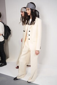 backstage-defile-dior-automne-hiver-2020-2021-paris-coulisses-198.thumb.jpg.415b2ee19687a580b709d20b43ce46ad.jpg