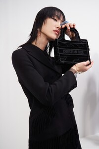 backstage-defile-dior-automne-hiver-2020-2021-paris-coulisses-209.thumb.jpg.36e0e44eaa65638624c4b6a812991019.jpg