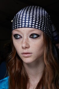 backstage-defile-dior-automne-hiver-2020-2021-paris-coulisses-250.thumb.jpg.f91a0816242de81bf3e91f3028ebd1b2.jpg