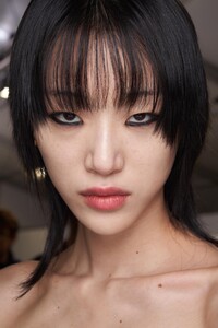 backstage-defile-dior-automne-hiver-2020-2021-paris-coulisses-79.thumb.jpg.319589be85bfbc9b9985f00819b72b33.jpg
