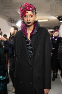 backstage-defile-dries-van-noten-automne-hiver-2020-2021-paris-coulisses-109.thumb.jpg.3d181f079dcd7bfc90b4e5f76da9d0bd.jpg