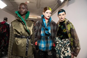 backstage-defile-dries-van-noten-automne-hiver-2020-2021-paris-coulisses-127.thumb.jpg.c715647c36b4960e61a055a931dbade7.jpg