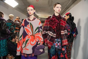 backstage-defile-dries-van-noten-automne-hiver-2020-2021-paris-coulisses-132.thumb.jpg.a18bcf0d059ed74aa0408a1a921b7894.jpg