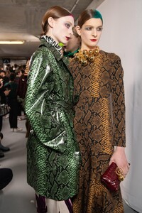 backstage-defile-dries-van-noten-automne-hiver-2020-2021-paris-coulisses-136.thumb.jpg.deb0bae185774088233c072ef40305b5.jpg