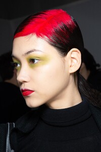 backstage-defile-dries-van-noten-automne-hiver-2020-2021-paris-coulisses-142.thumb.jpg.e69316db09addc3cde1894d3cba9b88d.jpg