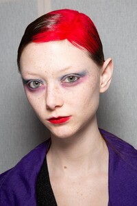 backstage-defile-dries-van-noten-automne-hiver-2020-2021-paris-coulisses-158.thumb.jpg.b41f6156c16483e04c64a5c588a13972.jpg