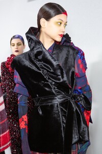 backstage-defile-dries-van-noten-automne-hiver-2020-2021-paris-coulisses-183.thumb.jpg.0f908a69bffbdd7a8cf88fe4f5c3a84d.jpg