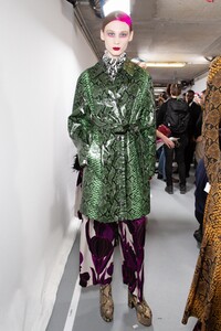 backstage-defile-dries-van-noten-automne-hiver-2020-2021-paris-coulisses-202.thumb.jpg.51937b23fbb3980662ea2003e5cb6f6e.jpg