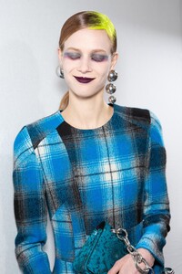 backstage-defile-dries-van-noten-automne-hiver-2020-2021-paris-coulisses-227.thumb.jpg.493a45a9bf0c4651d5804af4526c10a5.jpg