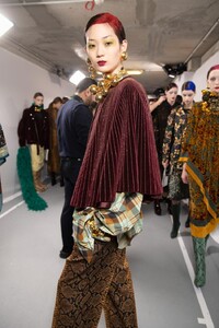 backstage-defile-dries-van-noten-automne-hiver-2020-2021-paris-coulisses-94.thumb.jpg.4fbbbb13797fc217d741e19d9e3d0fb6.jpg