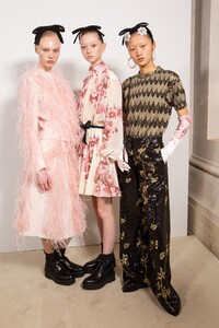 backstage-defile-giambattista-valli-automne-hiver-2020-2021-paris-coulisses-138.thumb.jpg.f105d5d6c5696447938b934e6d5846a5.jpg