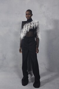 backstage-defile-givenchy-automne-hiver-2020-2021-paris-coulisses-196.thumb.jpg.82828289696679ac3d5b8270b7da9af9.jpg