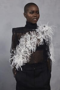 backstage-defile-givenchy-automne-hiver-2020-2021-paris-coulisses-198.thumb.jpg.e520be3bfb505131d638135b1d574276.jpg