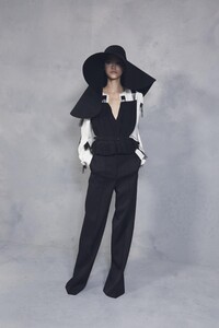 backstage-defile-givenchy-automne-hiver-2020-2021-paris-coulisses-201.thumb.jpg.790a3d79adc8d5dc9836a5b3f5f01a34.jpg