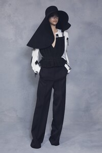 backstage-defile-givenchy-automne-hiver-2020-2021-paris-coulisses-203.thumb.jpg.87793d5f5fbe0630b5992495a5c953c6.jpg