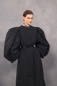 backstage-defile-givenchy-automne-hiver-2020-2021-paris-coulisses-209.thumb.jpg.2346171fecd25cd2b04902ad3e57cb37.jpg