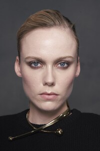 backstage-defile-givenchy-automne-hiver-2020-2021-paris-coulisses-26.thumb.jpg.9096d72f8ffd0a14f0b719d82dd438c1.jpg