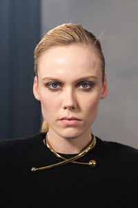 backstage-defile-givenchy-automne-hiver-2020-2021-paris-coulisses-265.thumb.jpg.a47059c18e68491d13116528268ec654.jpg